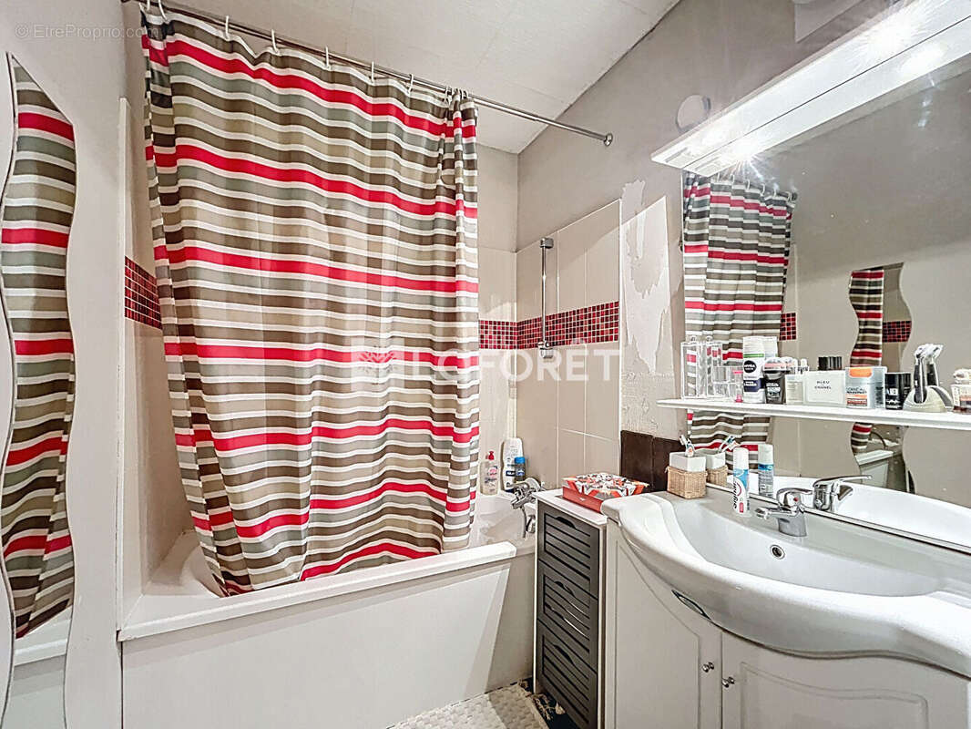 Appartement à VERNEUIL-SUR-SEINE