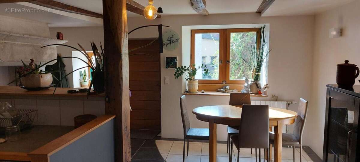 Maison à CONFLANDEY