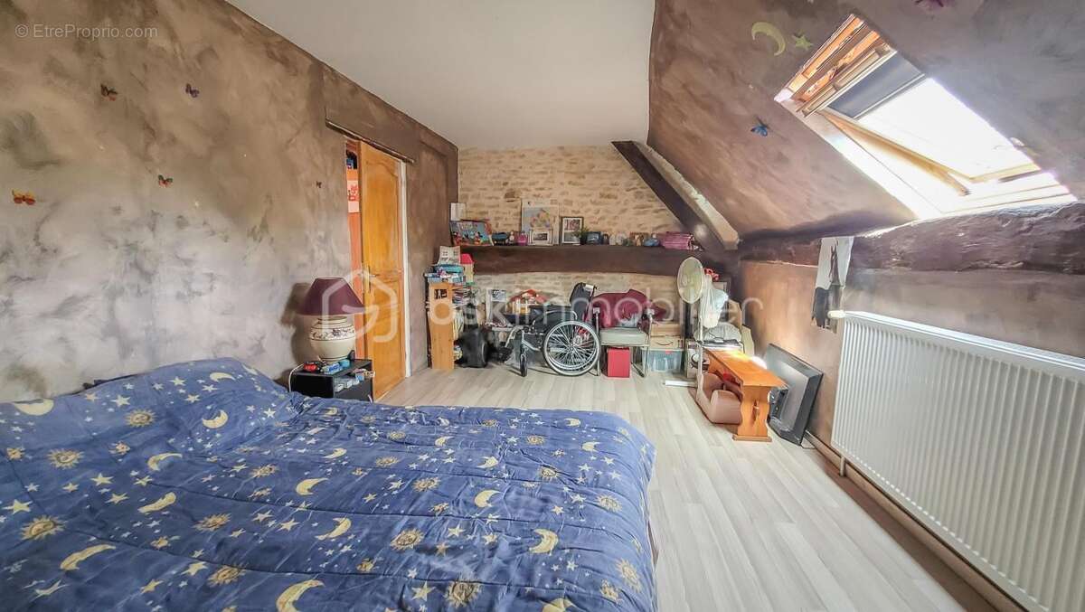 Maison à SAINT-PARIZE-LE-CHATEL