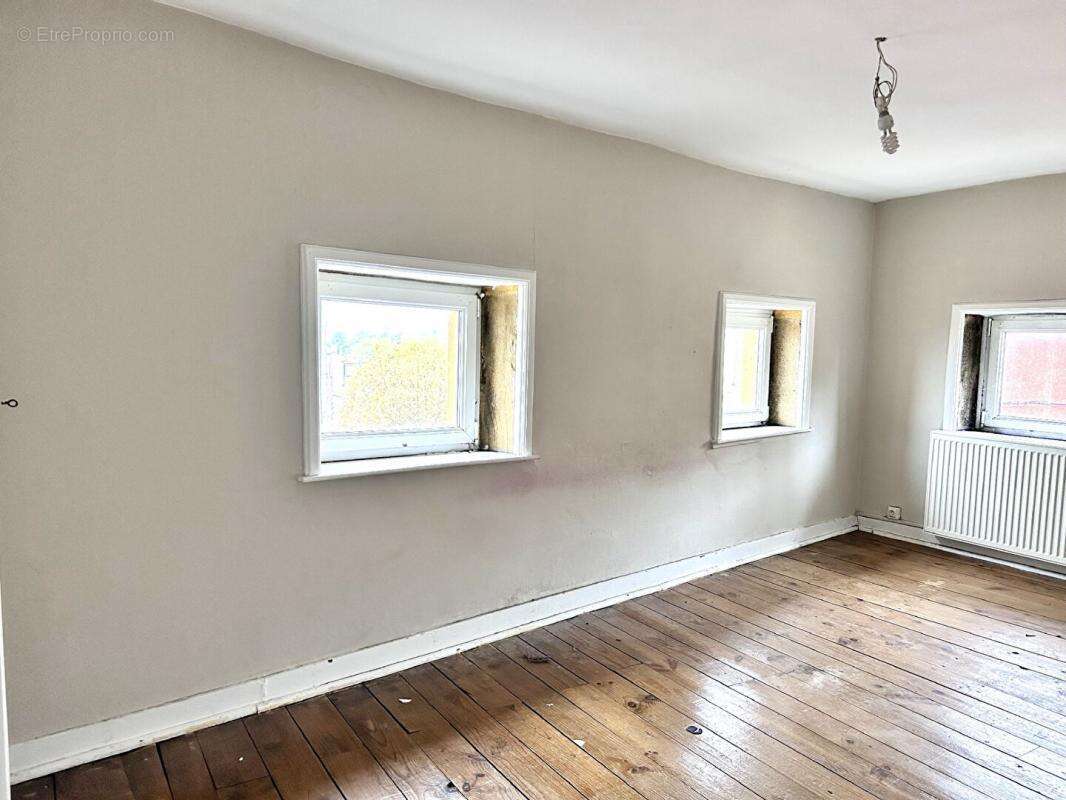 Appartement à BESSENAY