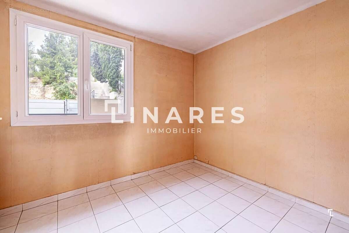 Appartement à MARSEILLE-6E