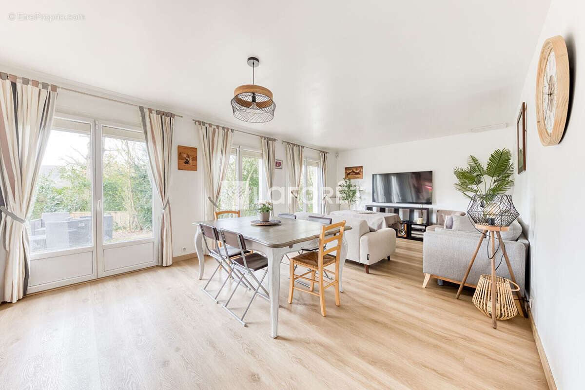 Maison à PONTAULT-COMBAULT