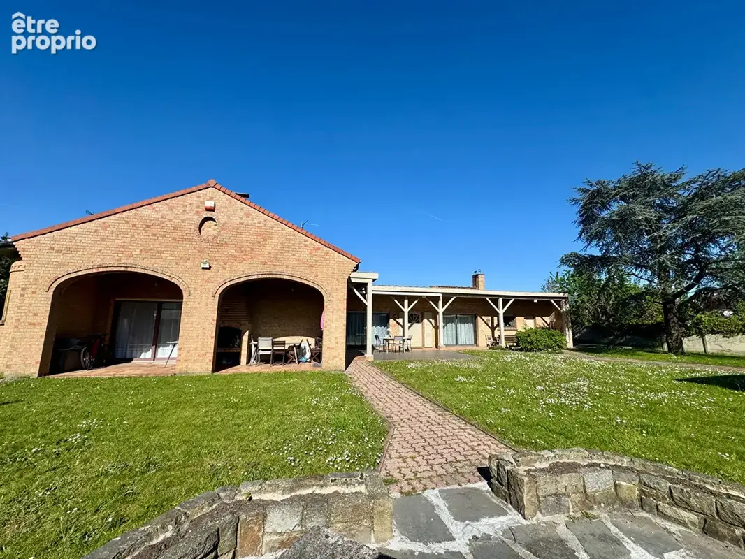 Superbe plain-pied de 149 m² avec jardin et stationnement ! - photo 9