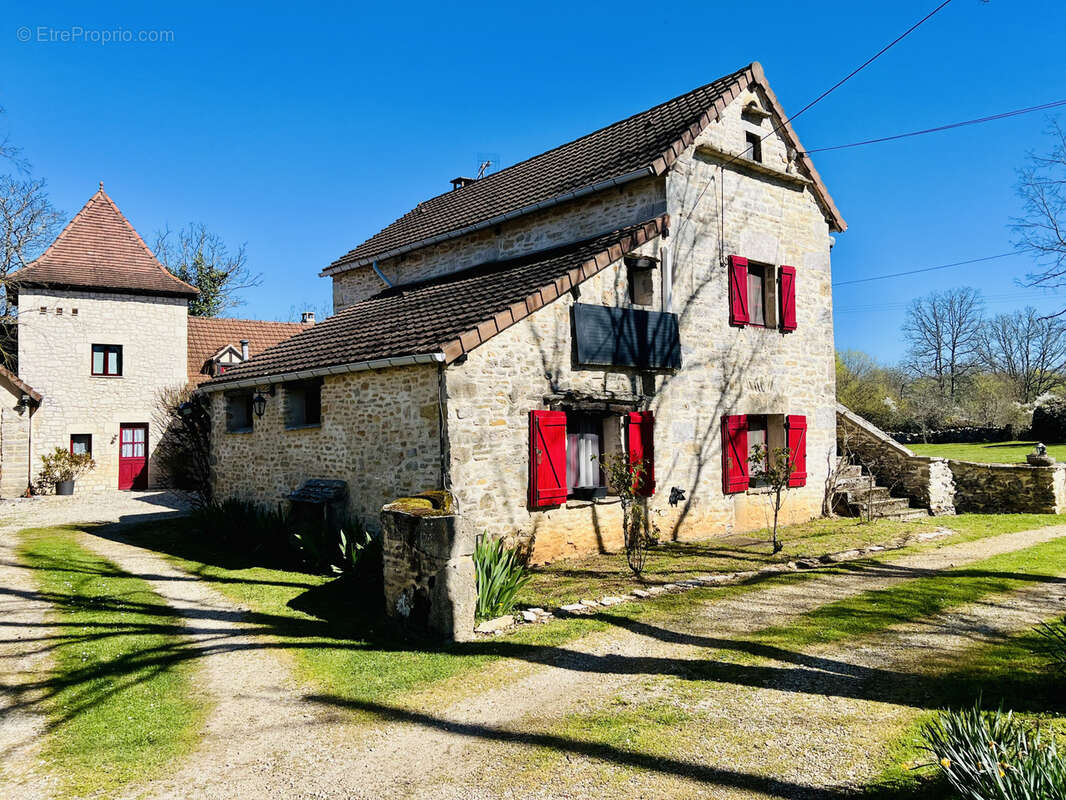 Maison à SALVAGNAC-CAJARC