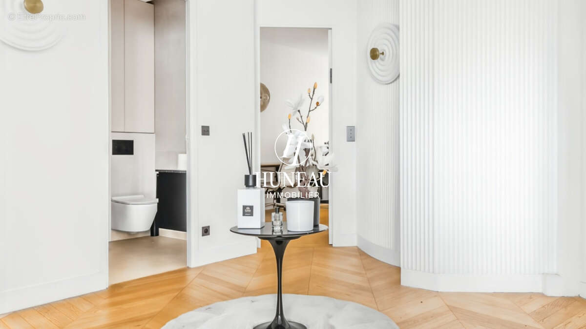 Appartement à PARIS-17E