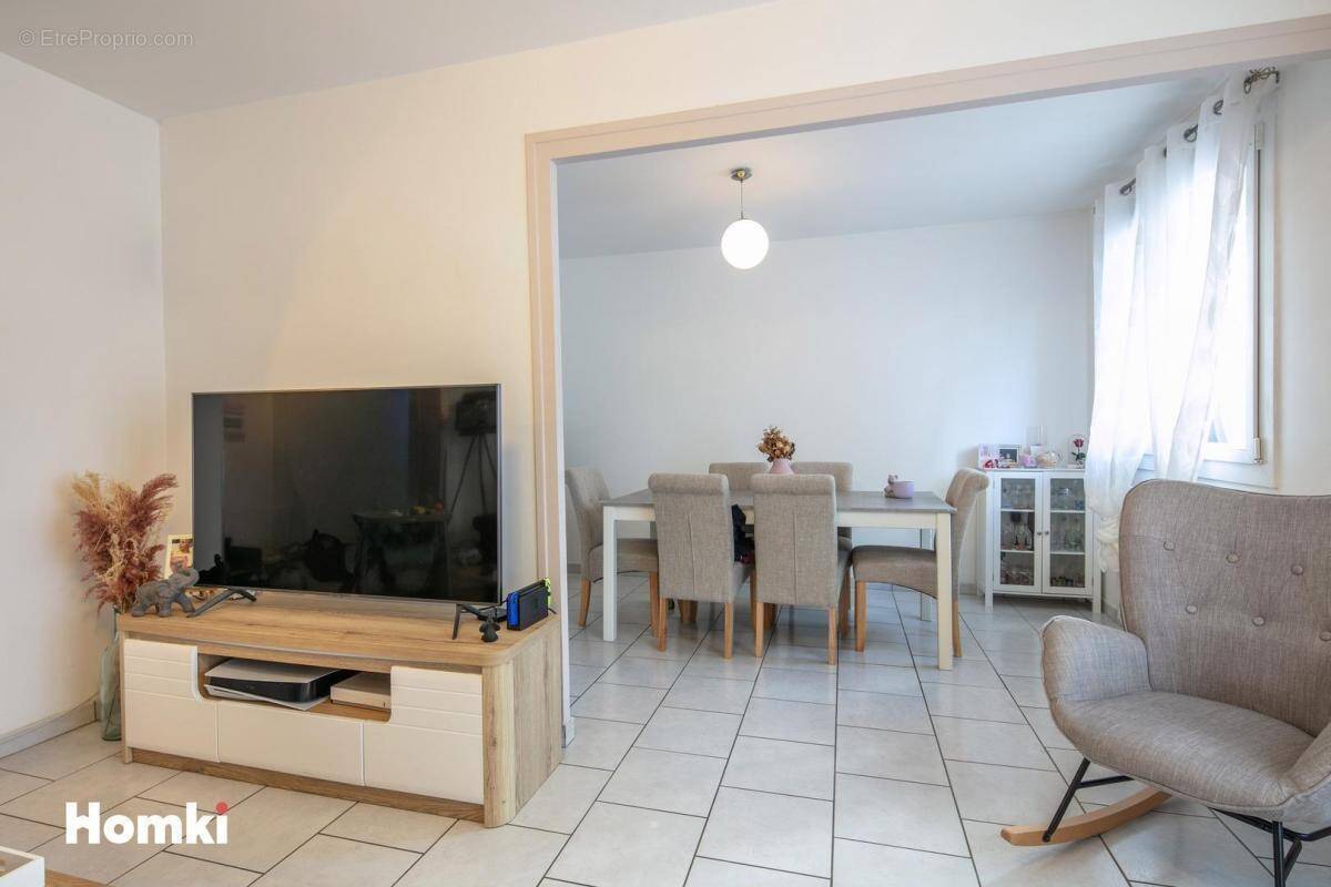 Appartement à FONTAINE