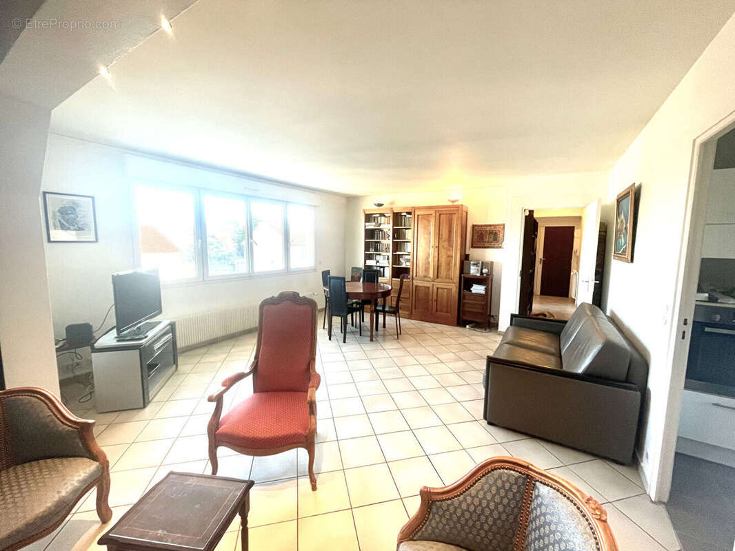 Appartement à NANTERRE