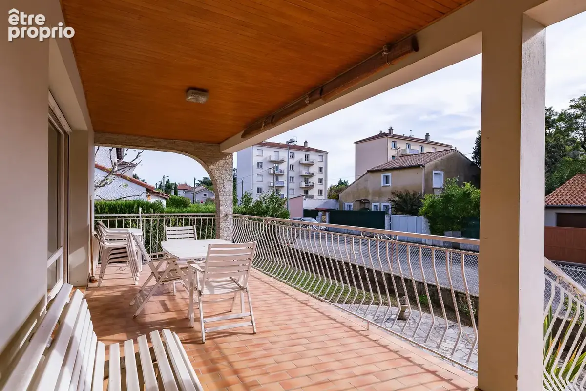 Villa 5 pièces avec garage et jardin, Rur Ronsard, 07500 GUILHERAND-GRANGES - photo 3