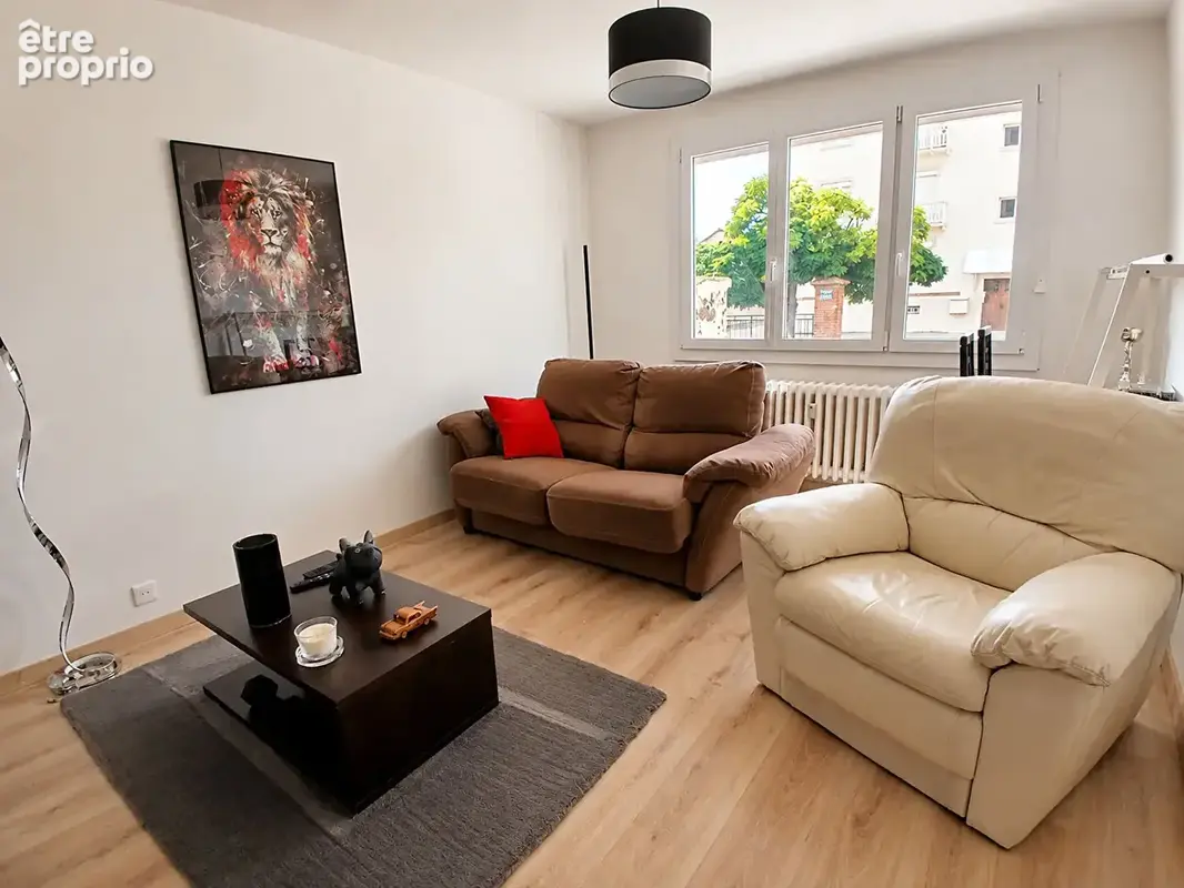Appartement 3 pièces 57 m² · à Roanne · 56,8 m² · 71 000 €