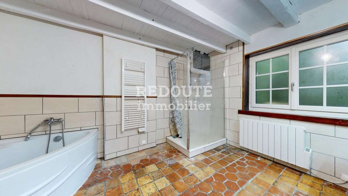 A VENDRE - LA NEUVILLE-AUX-BOIS - Maison de caractère en colombages - photo 5