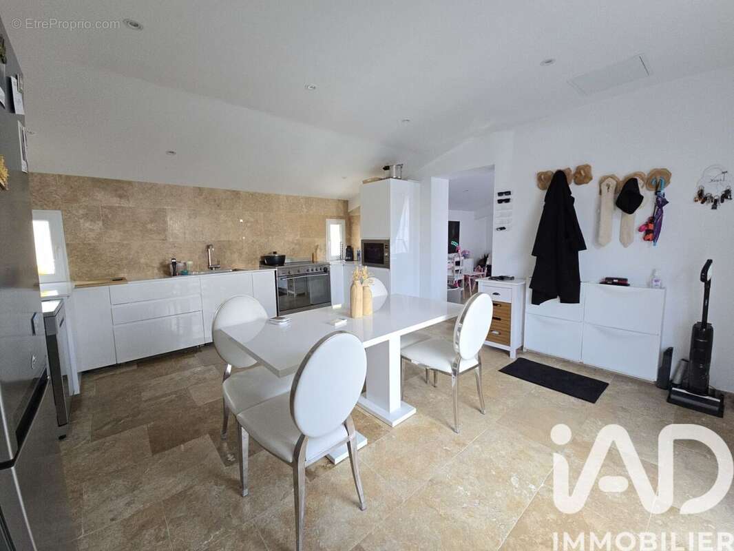 Photo 3 - Maison à SORGUES