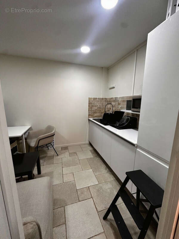 Commerce à FONTAINEBLEAU