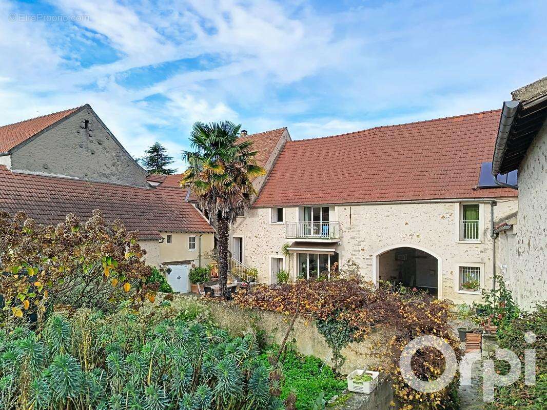 Maison à BALLAINVILLIERS
