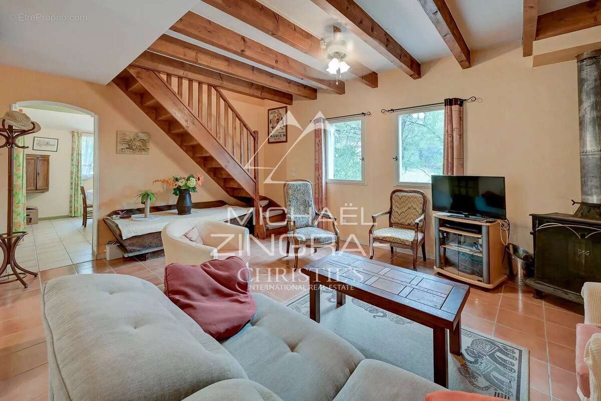 A 14 km d'Aix en Provence, maison familiale avec deux logements, oliveraie - photo 12
