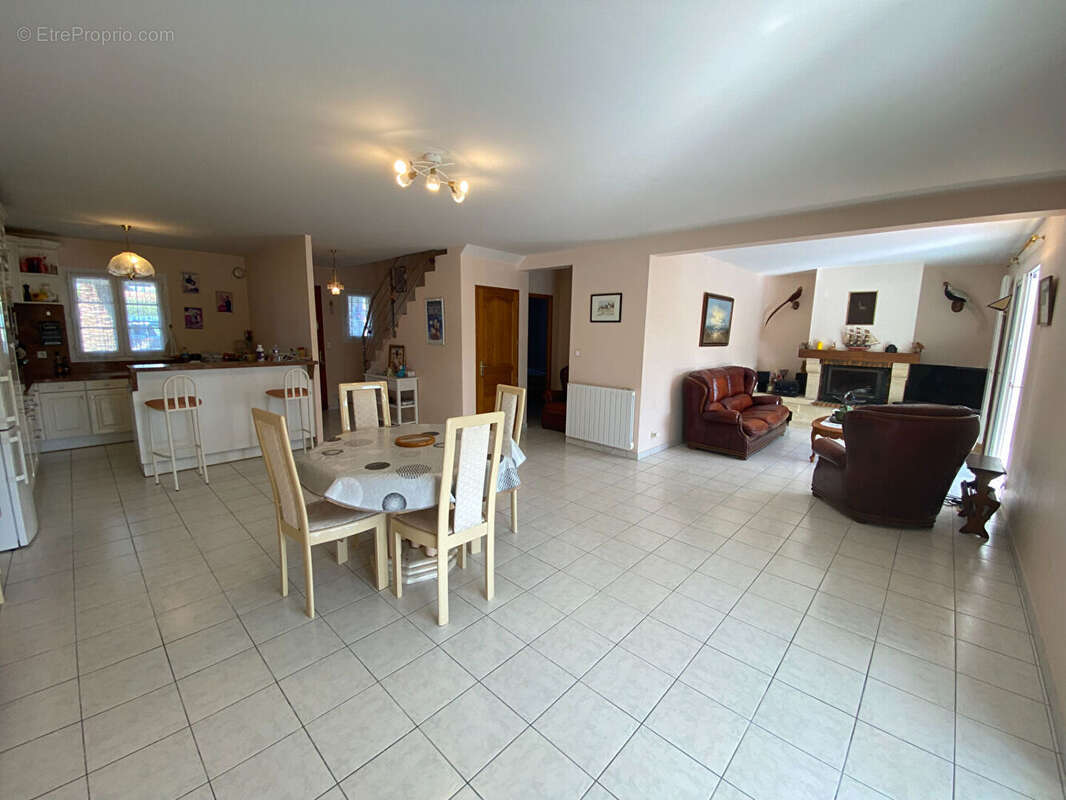 Maison à LA BREE-LES-BAINS