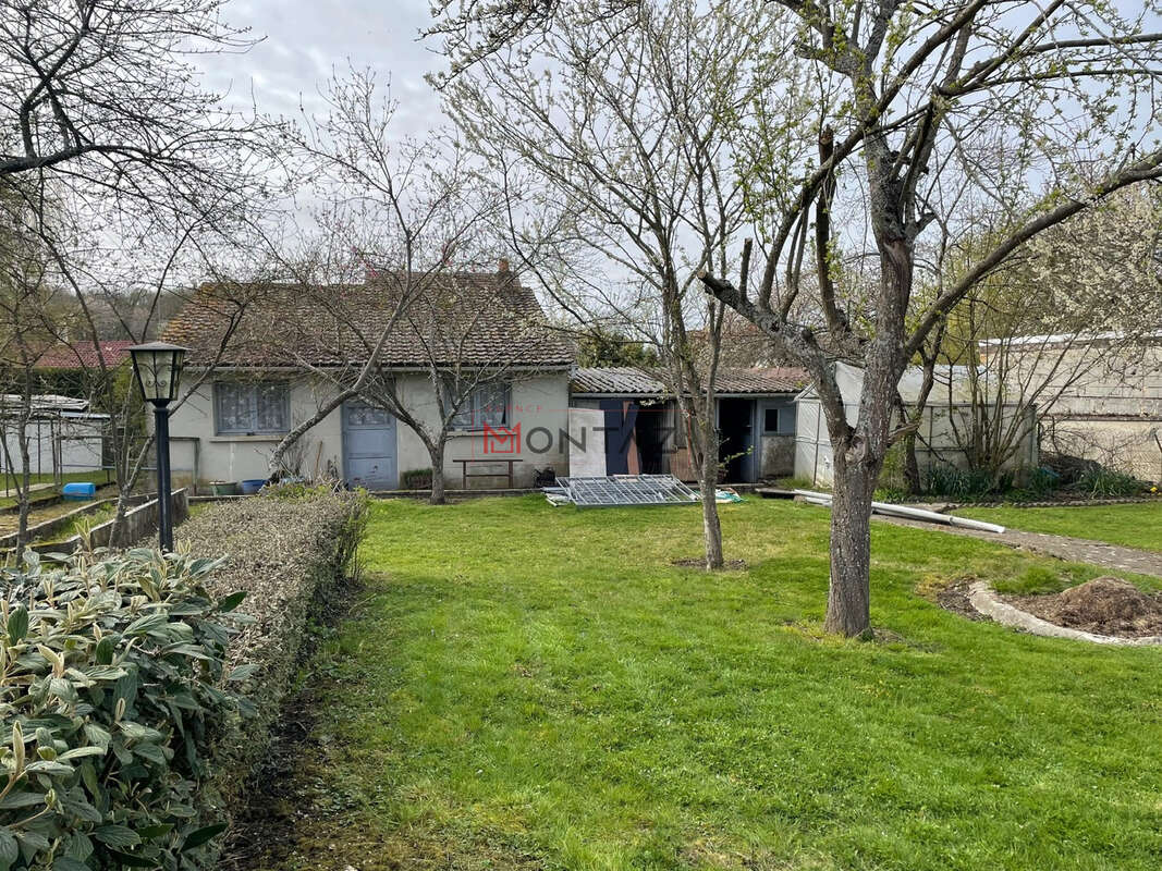 Maison à LESCHEROLLES