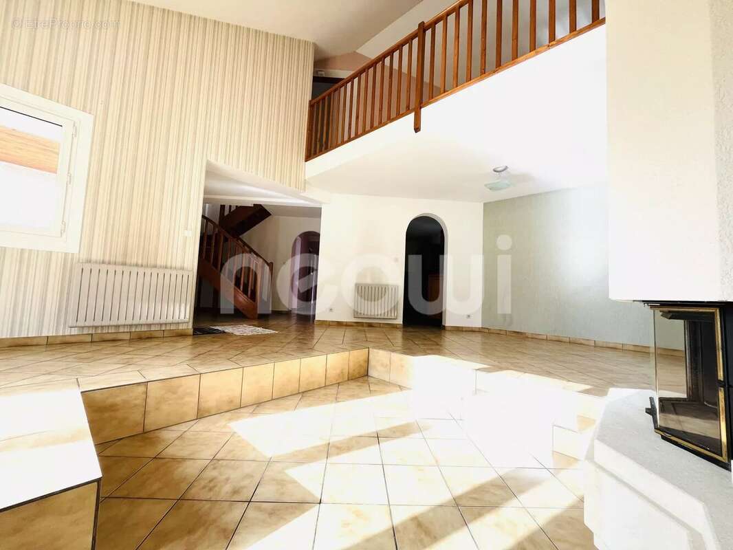 Maison à CHARBONNIERES-LES-VIEILLES