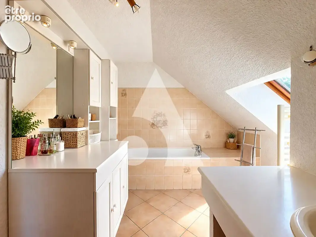 Maison avec terrain et beau potentiel - Saint-Sauveur 05200 - photo 6