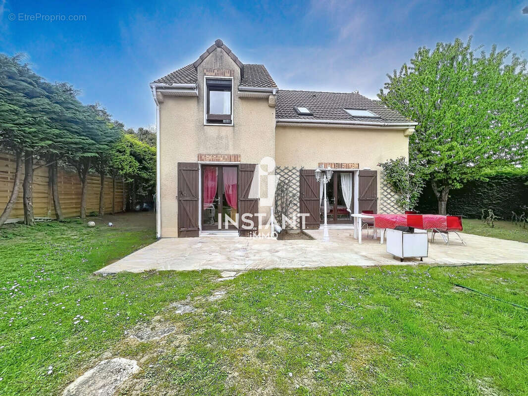 Maison à THIAIS