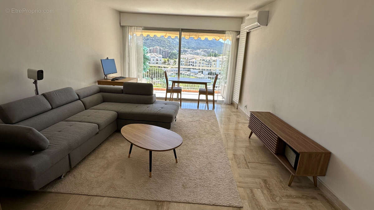 Appartement à MANDELIEU-LA-NAPOULE