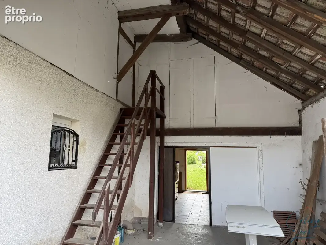 EXCLUSIF - Propriété composée d'une maison principale et de dépendances sur 15,17 ares - photo 12