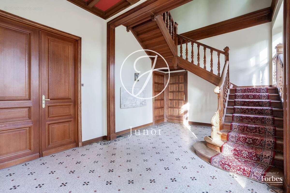 Maison à LE VESINET