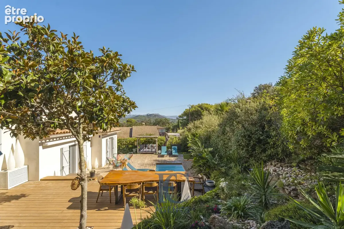 Photo Maison à Six-Fours-Les-Plages au prix de 1 075 000€