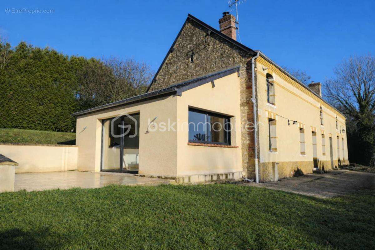 A vendre - Maison du 17éme siècle entièrement rénovée de 217 m2 - photo 3