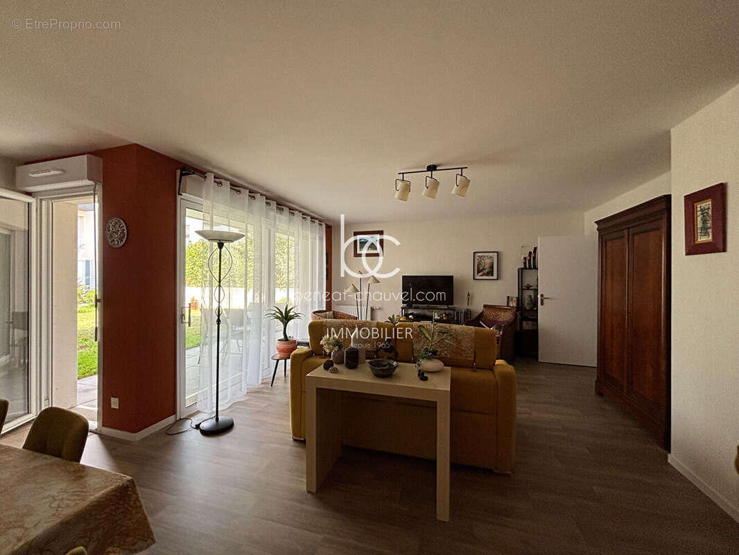 SÉNÉ / VANNES TOHANNIC Appartement T5 Familial 87 m²  Terrasse & Jardin Privatif 3 Chambres ? 2 Parkings - photo 4