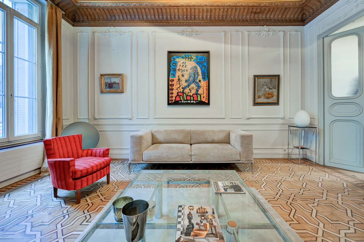 Appartement à MARSEILLE-6E