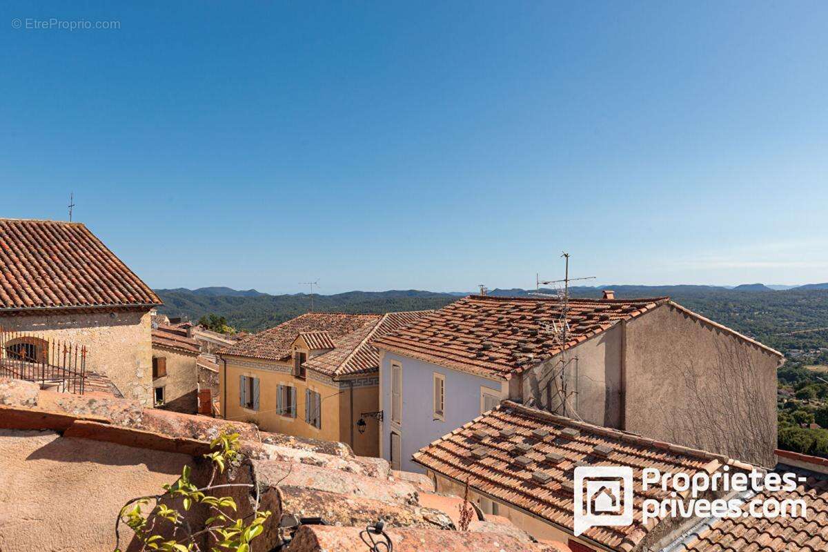 Appartement à MONTAUROUX