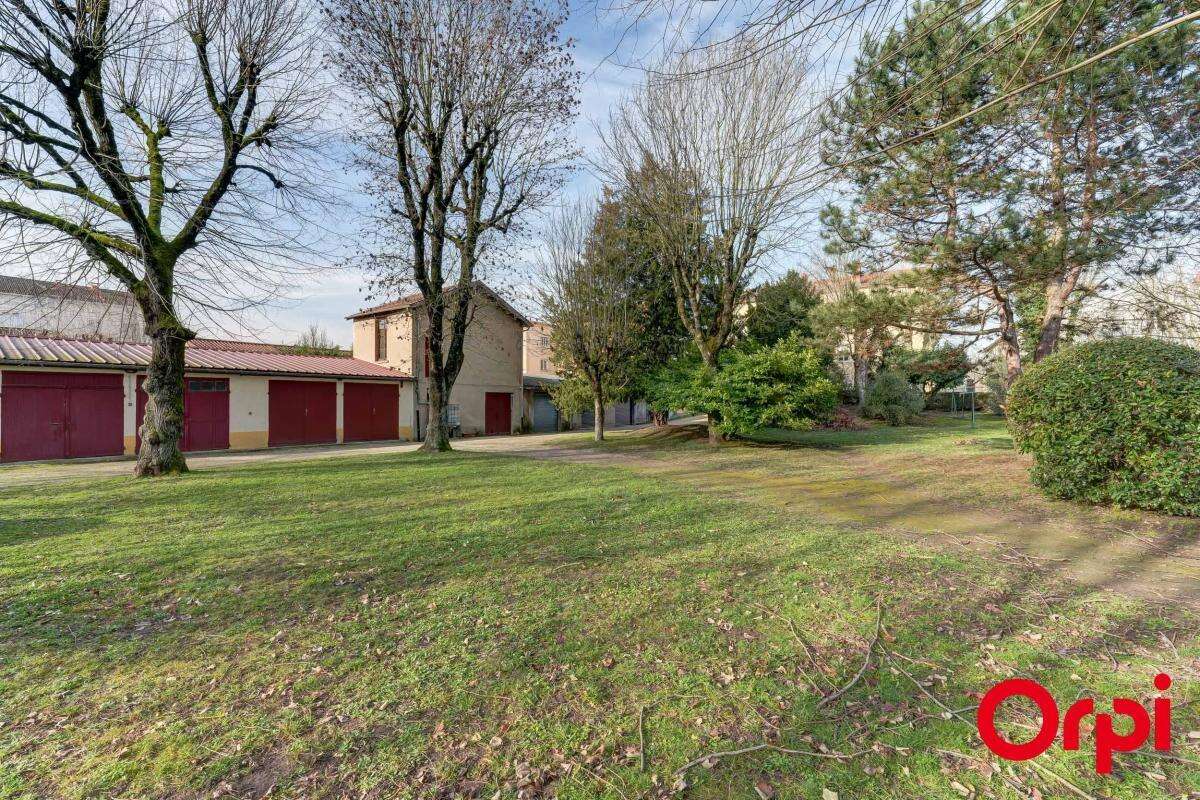 Appartement à SATHONAY-CAMP