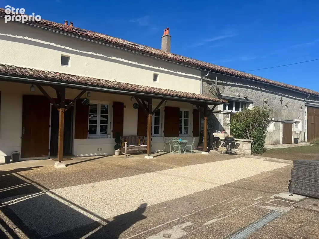 Maison 275m² à blanzay - photo 2