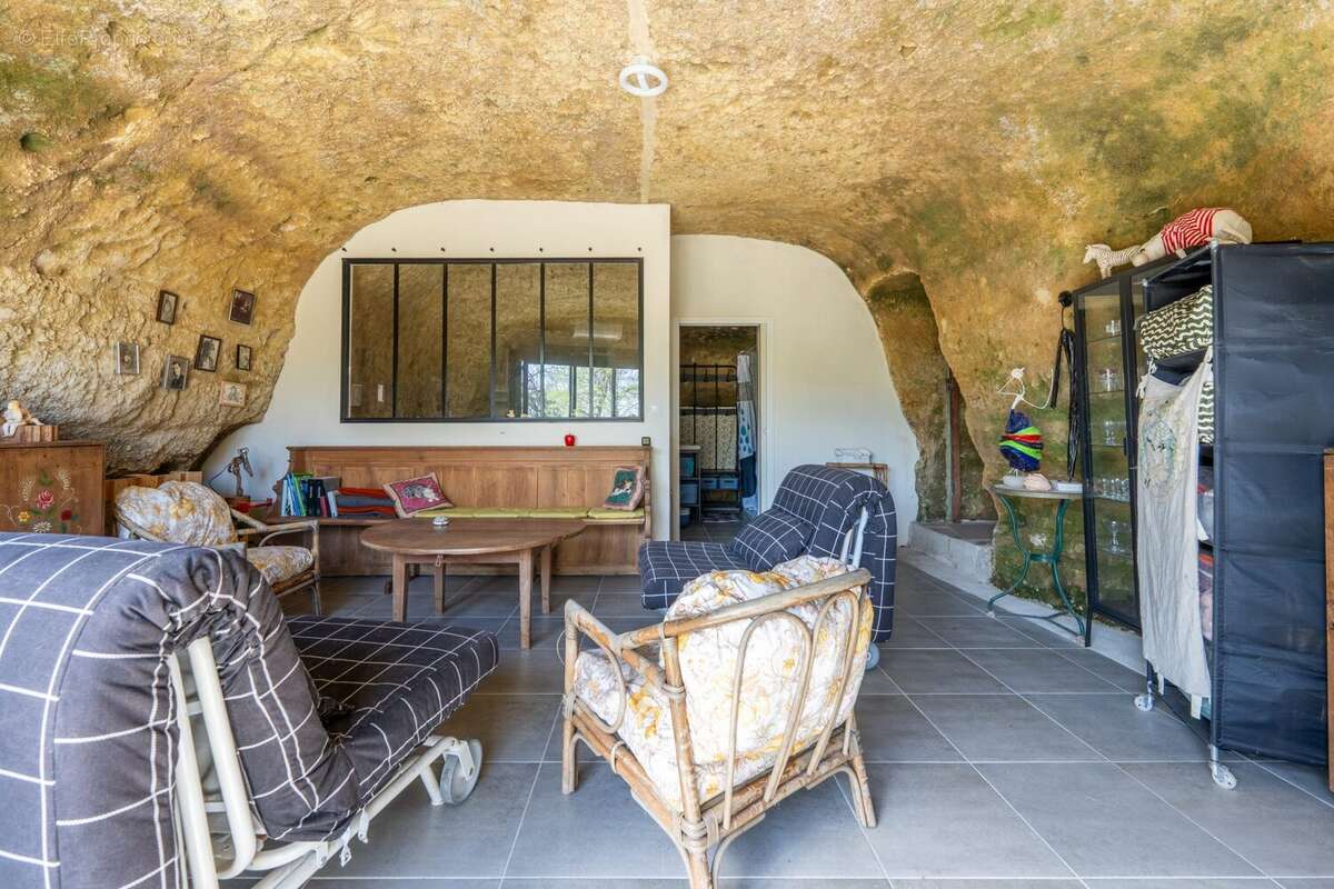 Maison à SAINT-ETIENNE-DE-CHIGNY