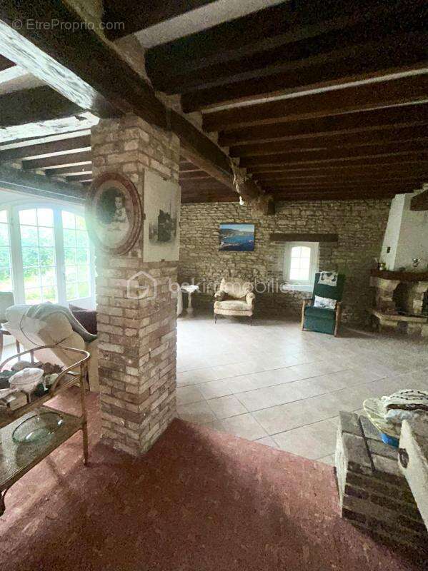 Maison à CHESSY-LES-PRES