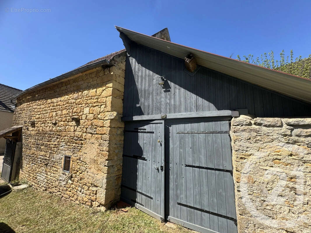 Maison à NUARS