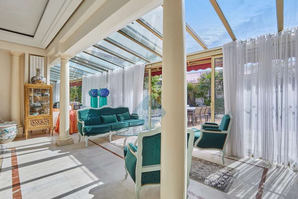 Appartement à PARIS-11E