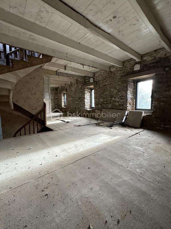 Maison à PONT-DE-BUIS-LES-QUIMERCH