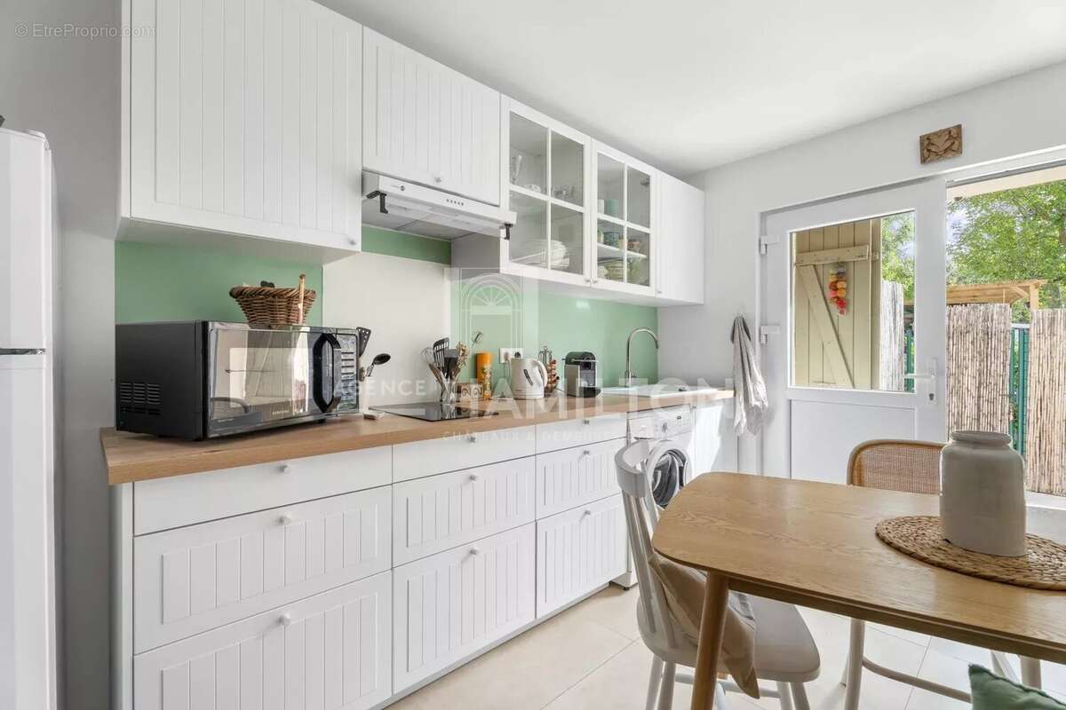 Appartement à CHATEAUNEUF-GRASSE