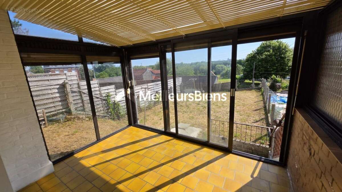 Maison à PONT-SUR-SAMBRE