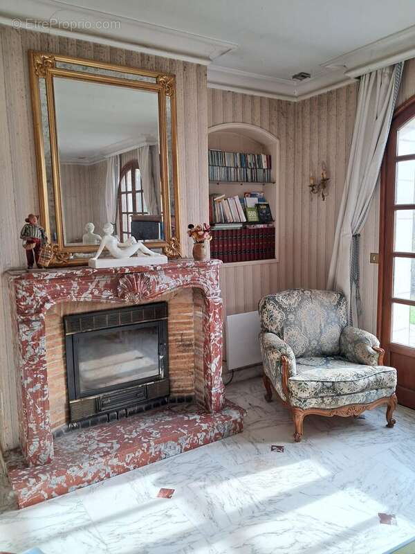 Maison 185 m² à Luynes  - photo 3