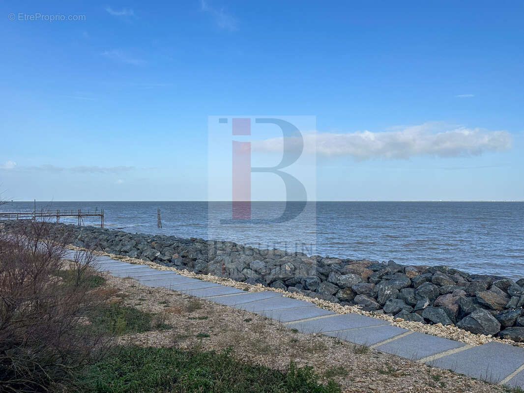 Appartement à FOURAS