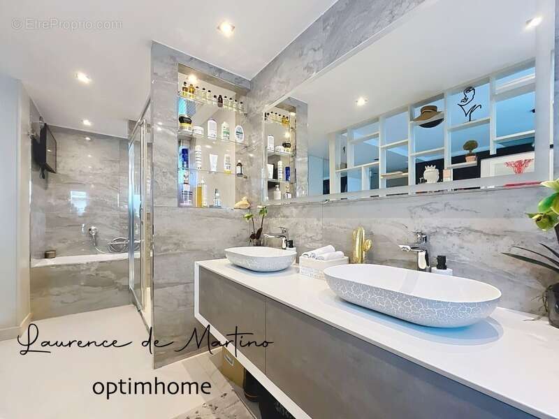 Appartement à LA GARENNE-COLOMBES