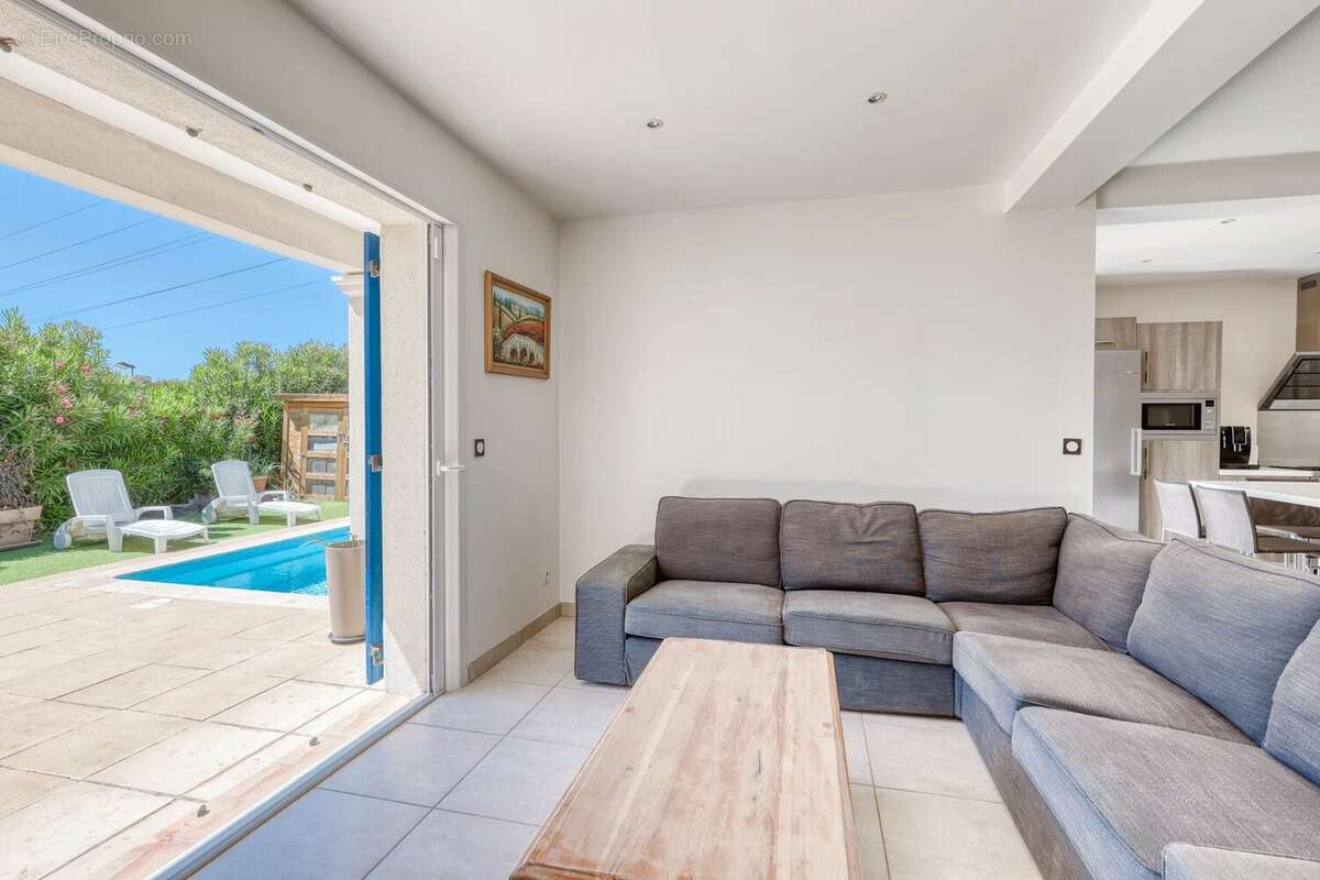 Maison à BORMES-LES-MIMOSAS