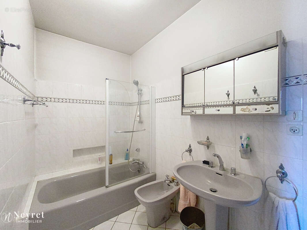 Appartement à SAINT-ETIENNE