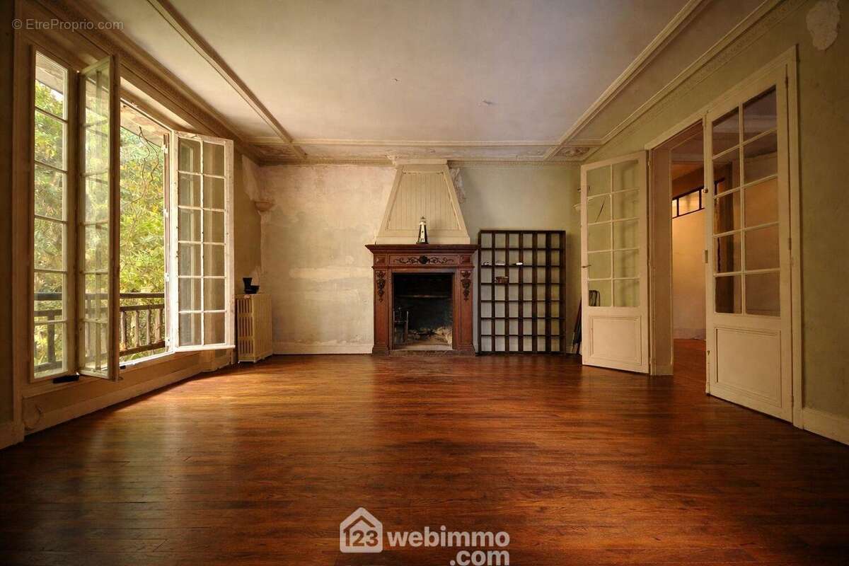 D'une superficie de 42 m2, - Maison à VITRY-SUR-SEINE