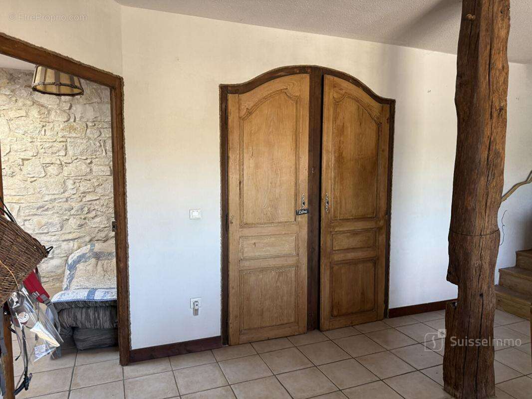 Maison de village Oyonnax 3 pièce(s) 98 m2 et dépendances - photo 10