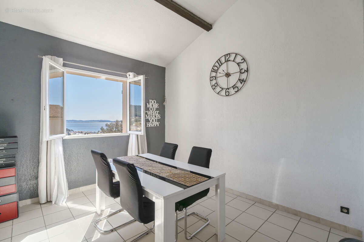 Appartement à CARQUEIRANNE