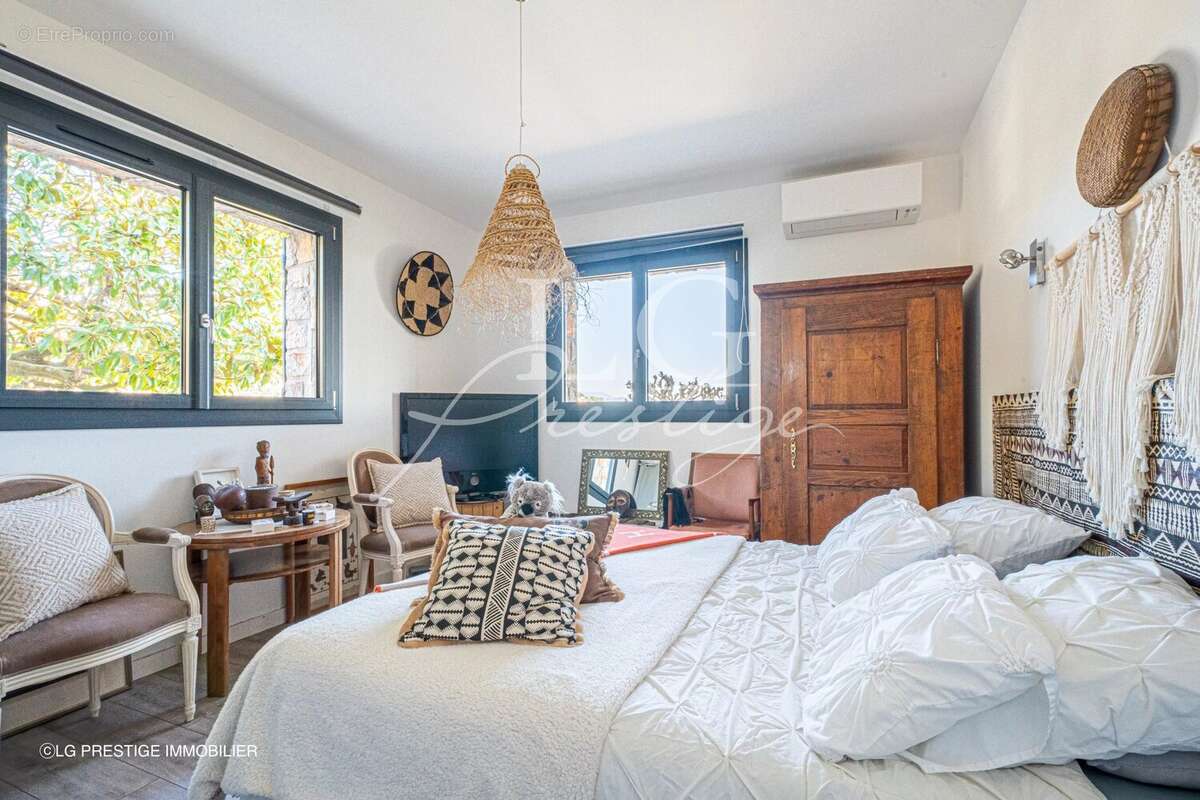 Maison à MANDELIEU-LA-NAPOULE