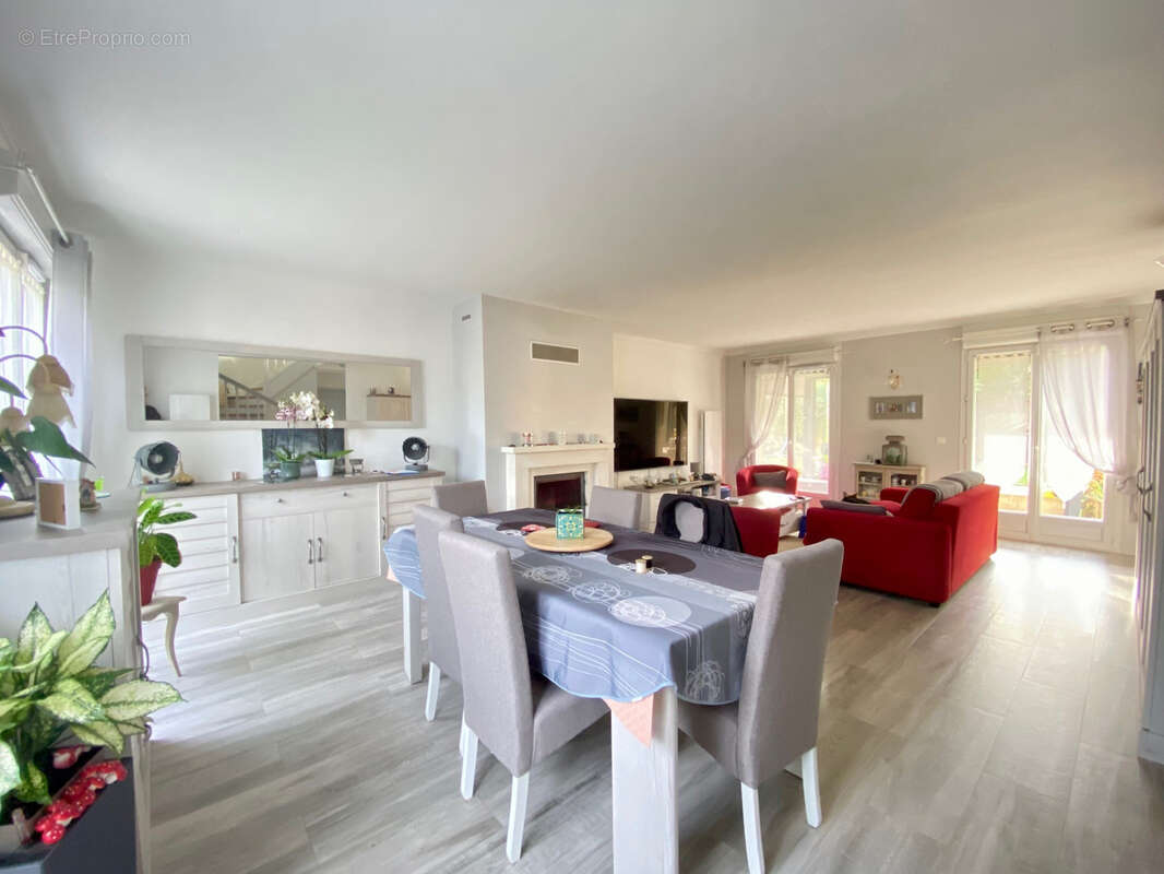 Maison à GARANCIERES